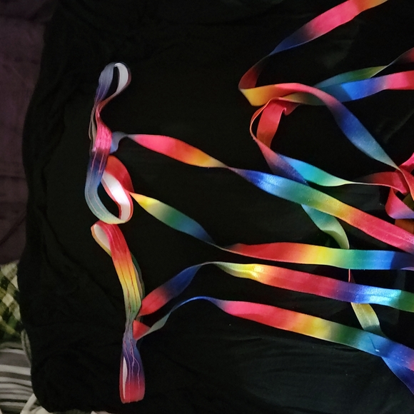 Non slip leg ribbons - Picture 1 of 2